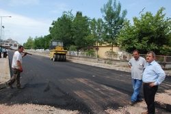BAŞKAN ANLAYAN "SÖZ VERDİĞİMİZ HER YERİ ASFALT YAPACAĞIZ" DEDİ