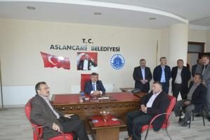 BELEDİYE BAŞKANI HÜSEYİN ANLAYAN "ASLANCAMİ MAHALLEMİZİN ÖNCELİĞİ YOL VE SU"