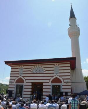 ORHAN USTA CAMİSİ İBADETE AÇILDI