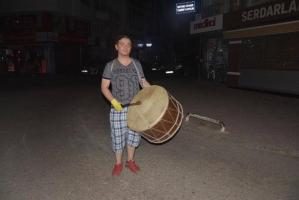 RAMAZAN'DA DAVULCU GELENEĞİ
