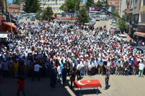 KORGANLI DEMOKRASİ ŞEHİDİNİ BİNLERCE KİŞİ UĞURLADI