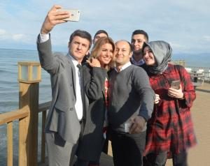 GÜLBEN ERGEN FATSALILAR İLE ÖZÇEKİM YAPTI