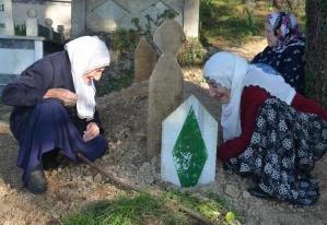 ÜÇÜZ NİNELER İKİZ KALDI