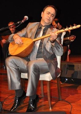Sanatçı Aydın Beyoğlu, Çamaş ve Küpdüşen Konserinde sevenlerini büyüledi