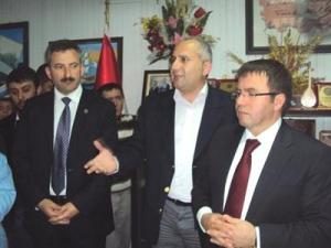 Rüşvetten yargılanan Başkan ve eski vekile beraat