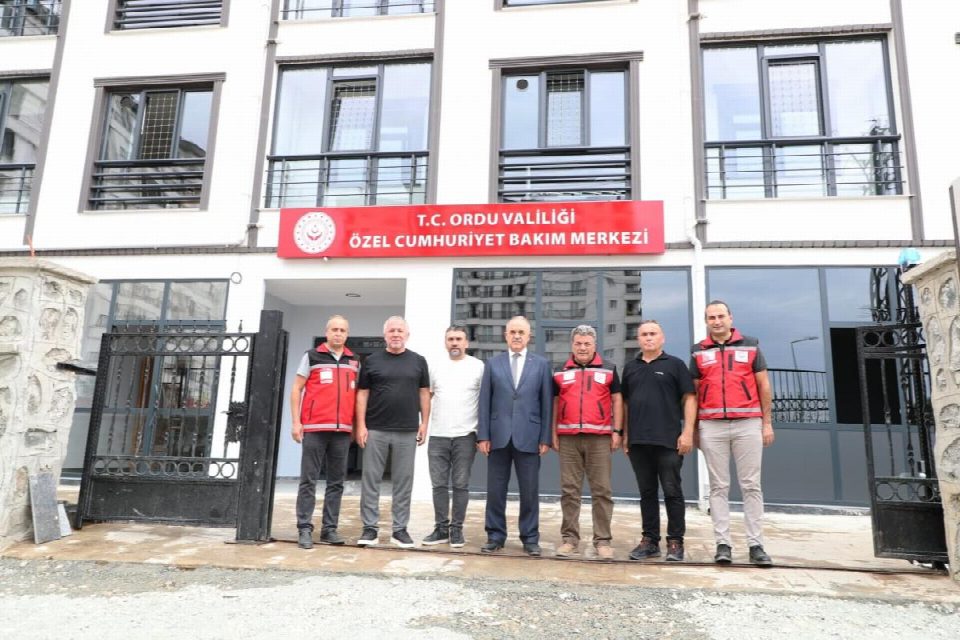 Vali Erol, Ahmet Cemal Mağden Huzurevi inşaatında incelemede bulundu