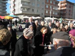 CHP'liler Pazarda Keşkek dağıttılar