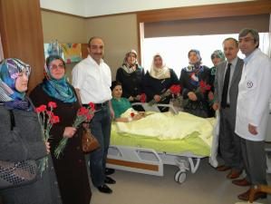 HASTANEDE YATAN HASTALAR ZİYARET EDİLDİ