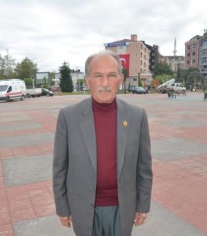 47 yıllık muhtar ilk defa gününü kutlamanın mutluluğunu yaşadı
