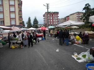 FATSA KÖYLÜ PAZARINDAKİLERİN BURUK SEVİNCİ