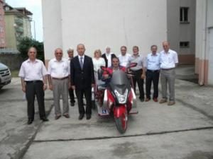 ENGELLİ ARACI İLE SEVİNDİ