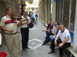 Fatsa esnafı, müzik eşliğinde Stres attı