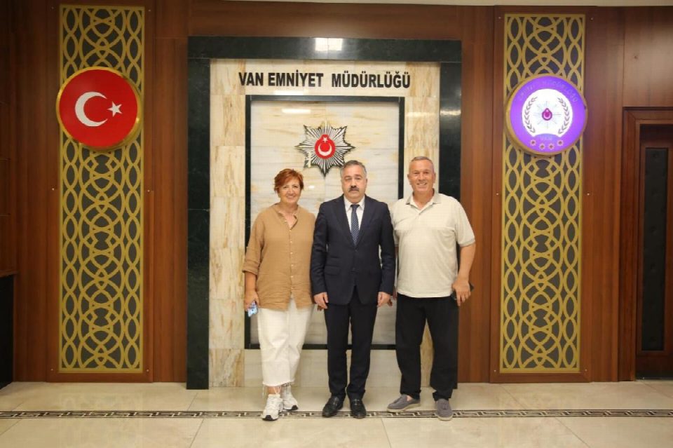 Fatsalı müdüre sevgi seli...Van Emniyet Müdürü Murat Mutlu’yu Fatsalılar yalnız bırakmıyor