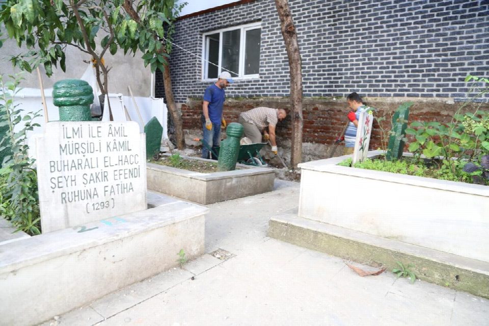 Tarihi türbe restore ettiriliyor
