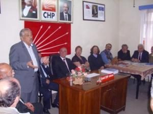 CHP'DE COŞKULU BAYRAMLAŞMA