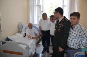 HASTALARA BAYRAM ZİYARETİ