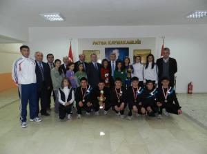 BAŞARILI SPORCULARDAN KAYMAKAMA ZİYARET