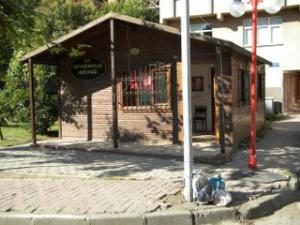 MUHTAR EVİNİN ÖNÜNE ÇÖP DÖKÜLÜR MÜ?