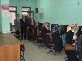 KUR'AN KURSU ÖĞRETİCİLERİNE BİLGİSAYAR KURSU AÇILDI