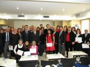 25 KURSİYER BELGE SAHİBİ OLDU