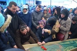 2 kızı zehirlenerek ölen aile hukuk mücadelesi veriyor