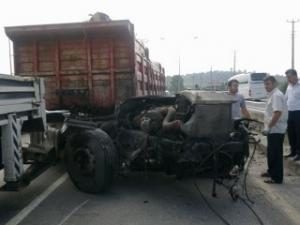 KORKULUKLARA KAMYON ÇARPTI 1 ÖLÜ