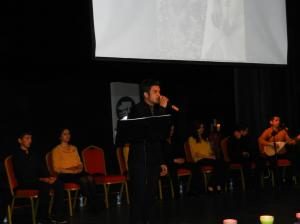 NECİP FAZIL ÖĞRENCİLERİNDEN HEM ŞİİR DİNLETİSİ HEM TÜRKÜ ZİYAFETİ