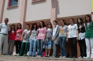 KIZ MESLEK LİSESİNDE KARNE VE MEZUN OLMA HEYECANI