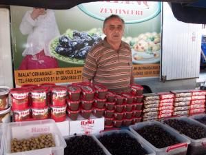 PAZARCI KAN AĞLIYOR