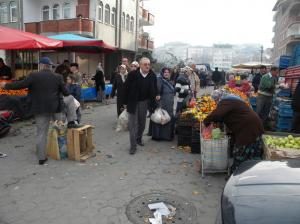 HAVALARIN SOĞUMASIYLA PAZARLARDA FİYAT ARTIŞLARI OLDU