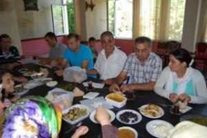 DERNEK ÜYELERİ KAHVALTIDA BİR ARAYA GELDİ
