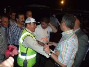 AK PARTİ KONVOYUNA POLİS SÜPRİZİ