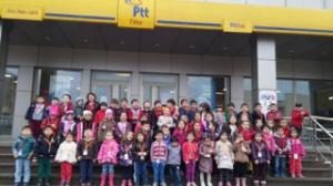 MİNİK ÖĞRENCİLER AİLELERİNE PTT'DEN YILBAŞI KARTI YOLLADI
