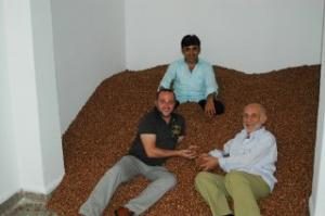 2010 YILININ İLK FINDIKLARINI RAHMİ YANGIN ve YAŞAR VARAN ALDI