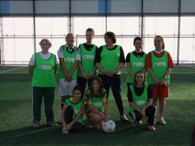 Kadınlardan Halı Sahada Futbol Maçı