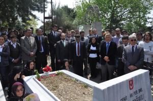 ODÜ'den Şehit Binbaşının Mezarına Türk Bayrağı