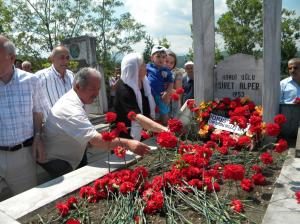 Siret Alper Mezarı Başında Anıldı