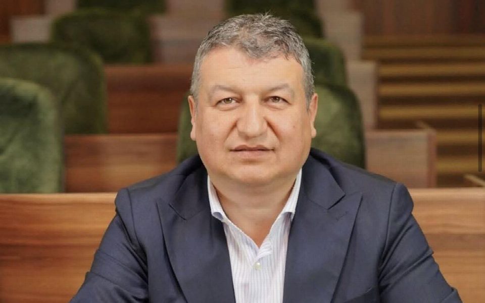 Serkan Kara Ordu büyükşehir belediye meclisi CHP grup başkanvekilliğine getirildi.