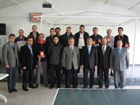 ÖĞRETMENLER MASA TENİSİNDE TER DÖKTÜ ERKEKLERDE HAKAN KÖMÜR, BAYANLARDA AYSEL TOKGÖZ KOÇER ŞAMPİYON