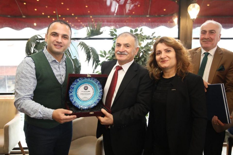 BAŞKAN KİBAR BAYAN KUAFÖRLERİ İLE BİR ARAYA GELDİ