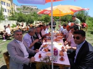 Toki İlkokulu – Ortaokulu’ ndan Veli Dayanışma Günü ve Resim Sergisi