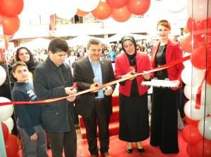 Tuğba Moda Evinden Sokak Defileli Açılış