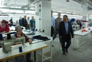 VALİ KENAN ÇİFTÇİ EKİP TEKSTİL’İ GEZDİ