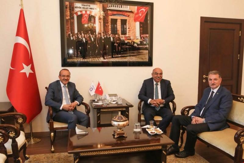 Vali Yavuz, TMO Genel Müdürü Güldal’la Fındığı konuştu