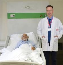 TEKERLEKLİ SANDALYE İLE GELDİĞİ HASTANEDEN YÜRÜYEREK ÇIKTI
