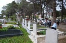 KURBAN BAYRAMI AREFESİNDE KABİR ZİYARETİ YAPTILAR