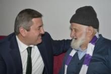 BAŞBAKAN’IN ARADIĞI MAHMUT AMCA BU DEFA MUHALEFET LİDERİNE ÇATTI