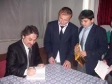 ŞAİR GÖKHAN AKÇİÇEK'E FATSA’DA BÜYÜK İLGİ