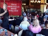 YARDIM SEVENLERDEN ANNELER GÜNÜ KUTLAMASI
